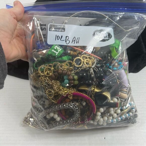 5 pounds of craft jewelry bundle vintage to current for repurpose - Picture 1 of 14